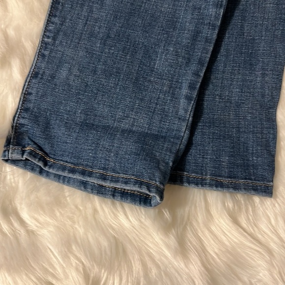 Levi’s Boyfriend Distressed Jeans - Picture 14 of 14